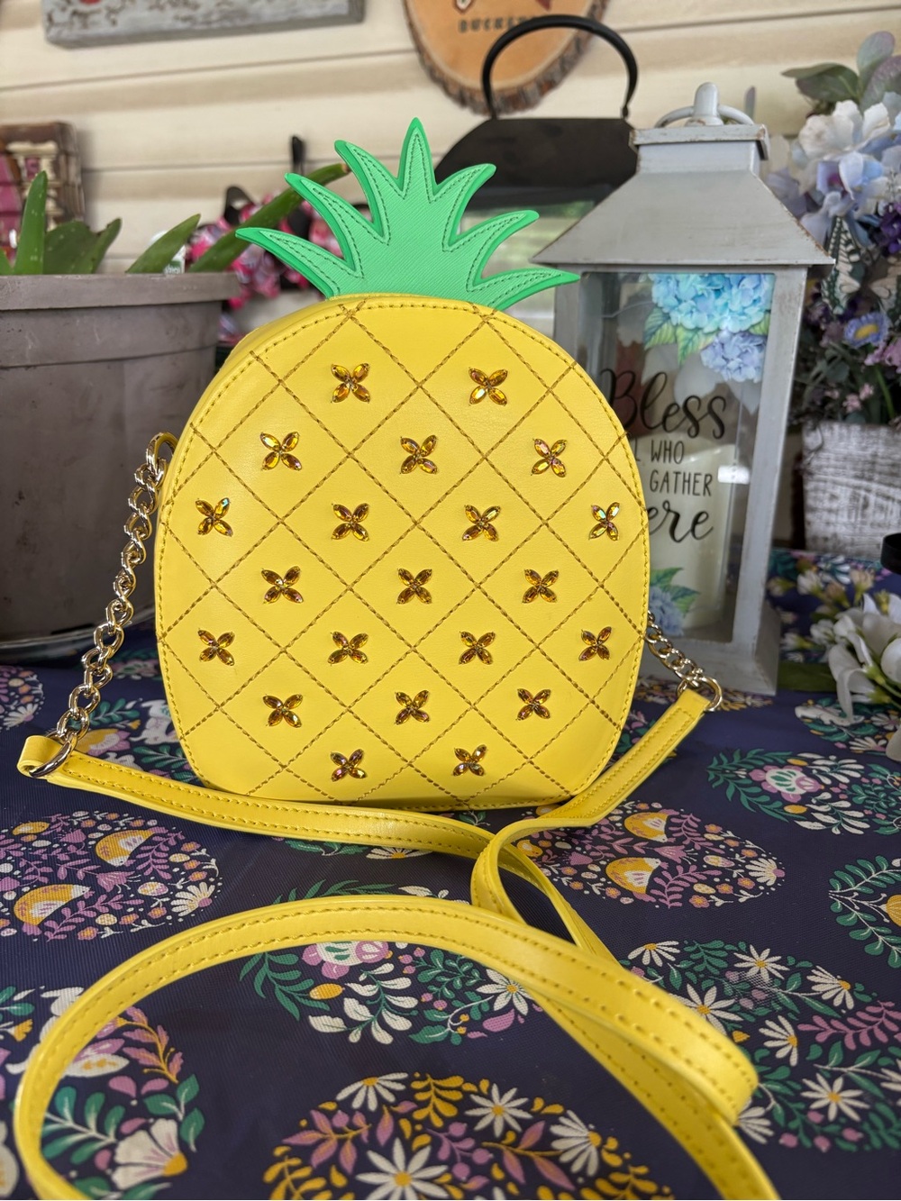 Kate Spade Jeweled Pineapple 3D Crossbody Like New